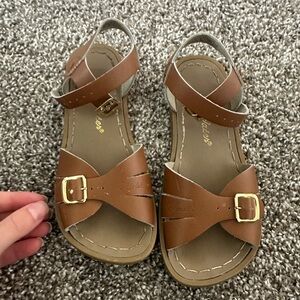 Girls brown saltwater sandals size 13